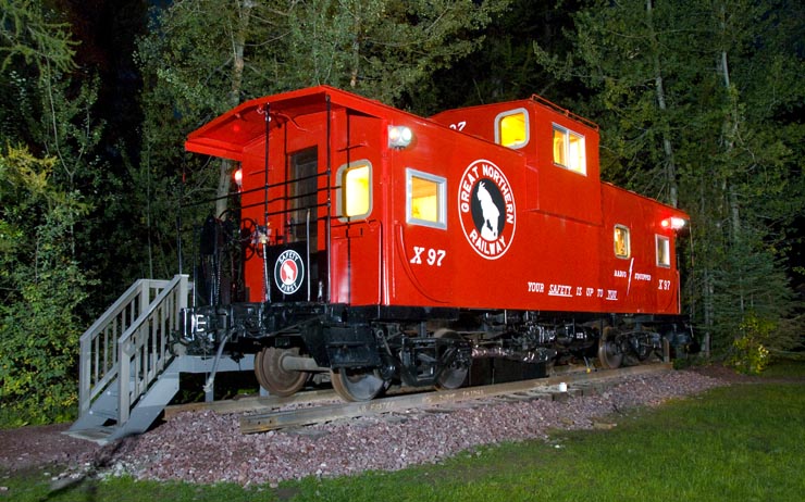 Luxury Caboose “J.J.” at night